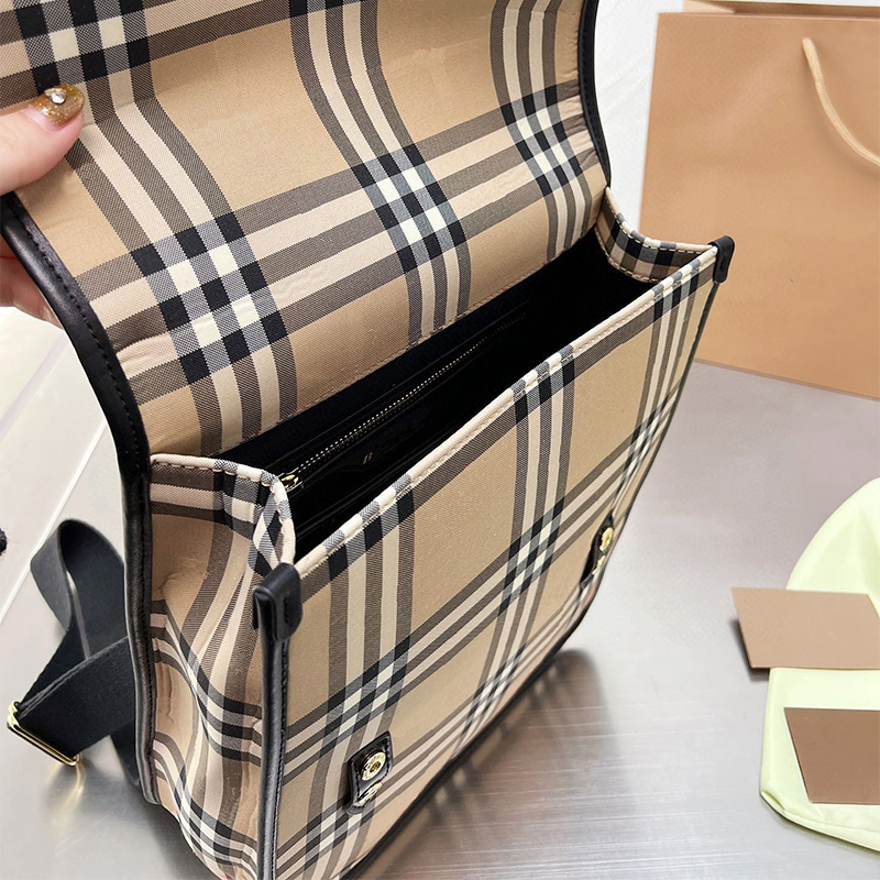 

Designer backpacks Luxurys backpack Shoulder Bag Alphabet letter Solid colours Canvas design Bags Christmas Handbag Large capacity versatile Lovely very good, Brown+dust bags