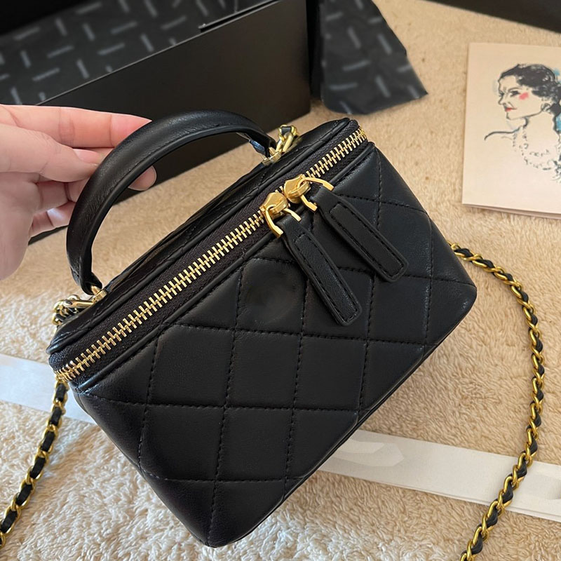 

CC Bags Luxury Brand Cosmetic Bags & Cases Retro Portable Women Cosmetic Bag Matelasse Leather Trunk Classic Zipper Crossbody Handbag Suitca, Black