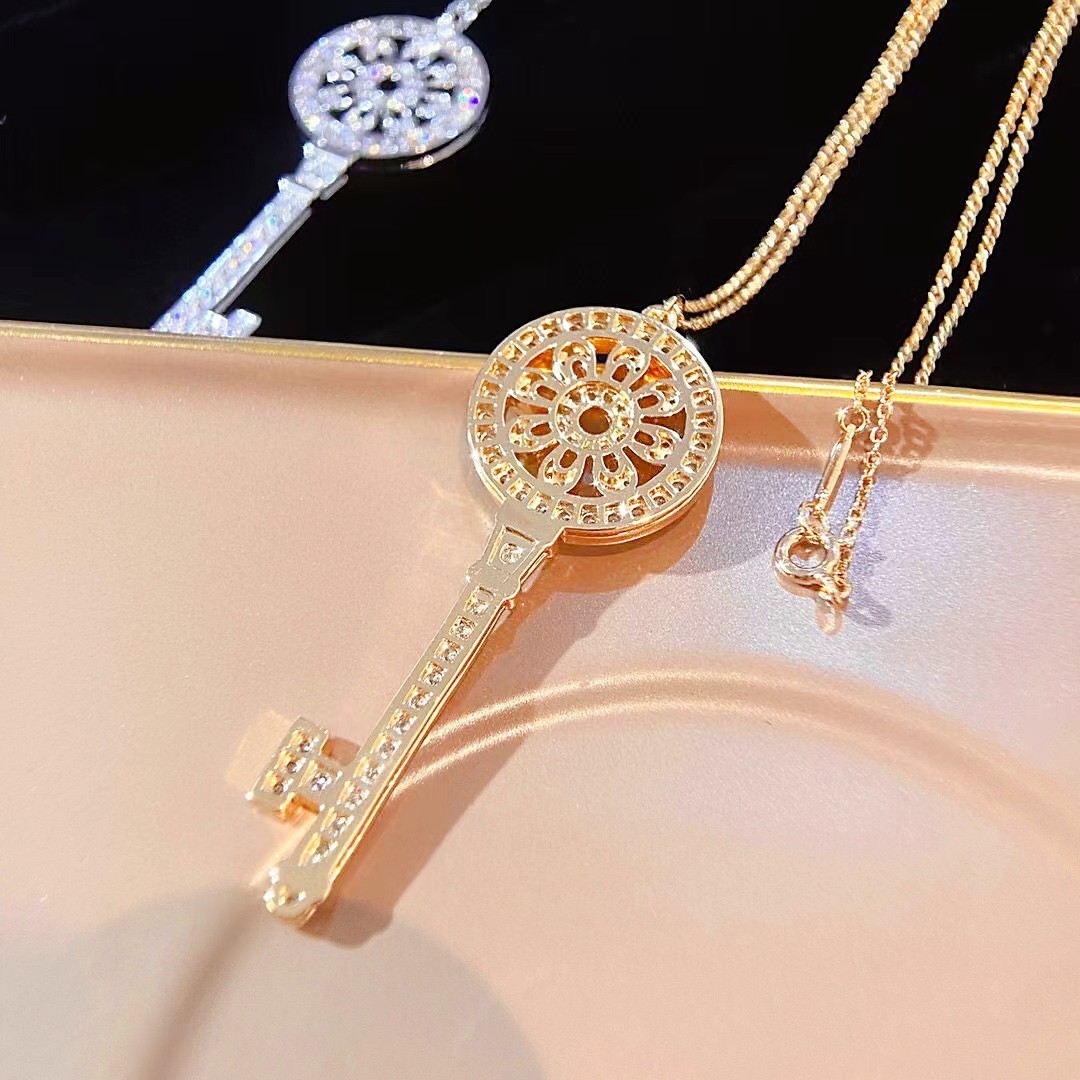 Classic Sunflower Key Necklace Fashion Designer Women&#039;s Pendant Girls Valentine&#039;s Day 18K Gold Jewelry Gift-image-836623364