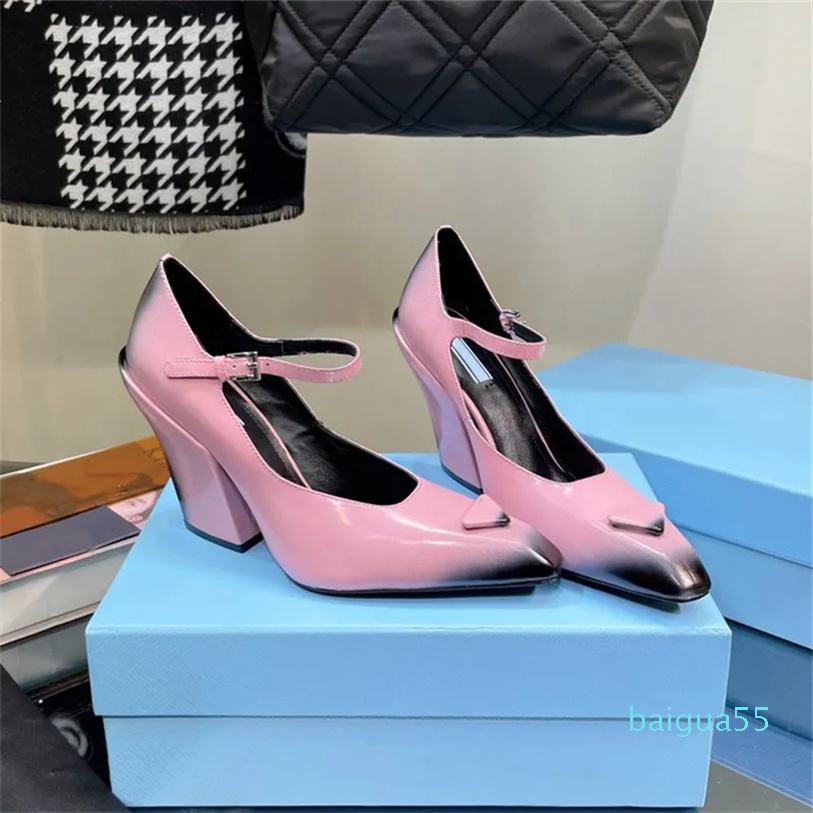 

Boots Thick Heel High-heeled Shoes Women Retro One-Button Pointed Shoes, Black