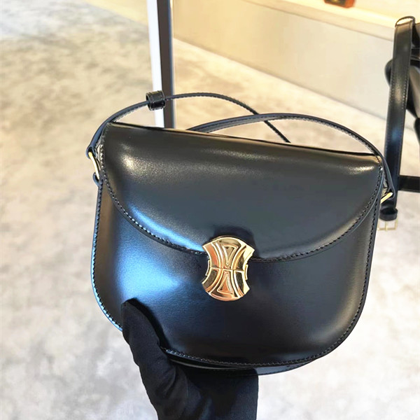 

Clutch flap Messenger saddles Shoulder Bag Women's mens Luxury Designer TEEN TRIOMPHE BESACE Genuine leather shoulder handbag tote crossbody gold metal sign Bags, Red