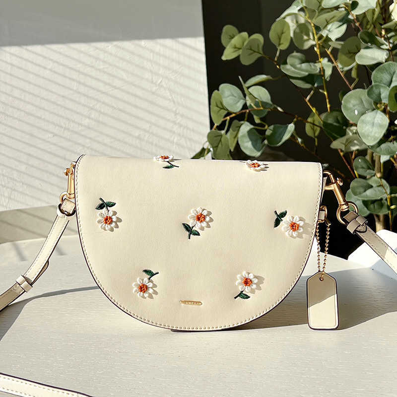 Shoulder Bags Luxury Designer Bag Small Daisy Messenger Classic Women Purse Handbag Half Moon Pack Woman Vintage Crossbody