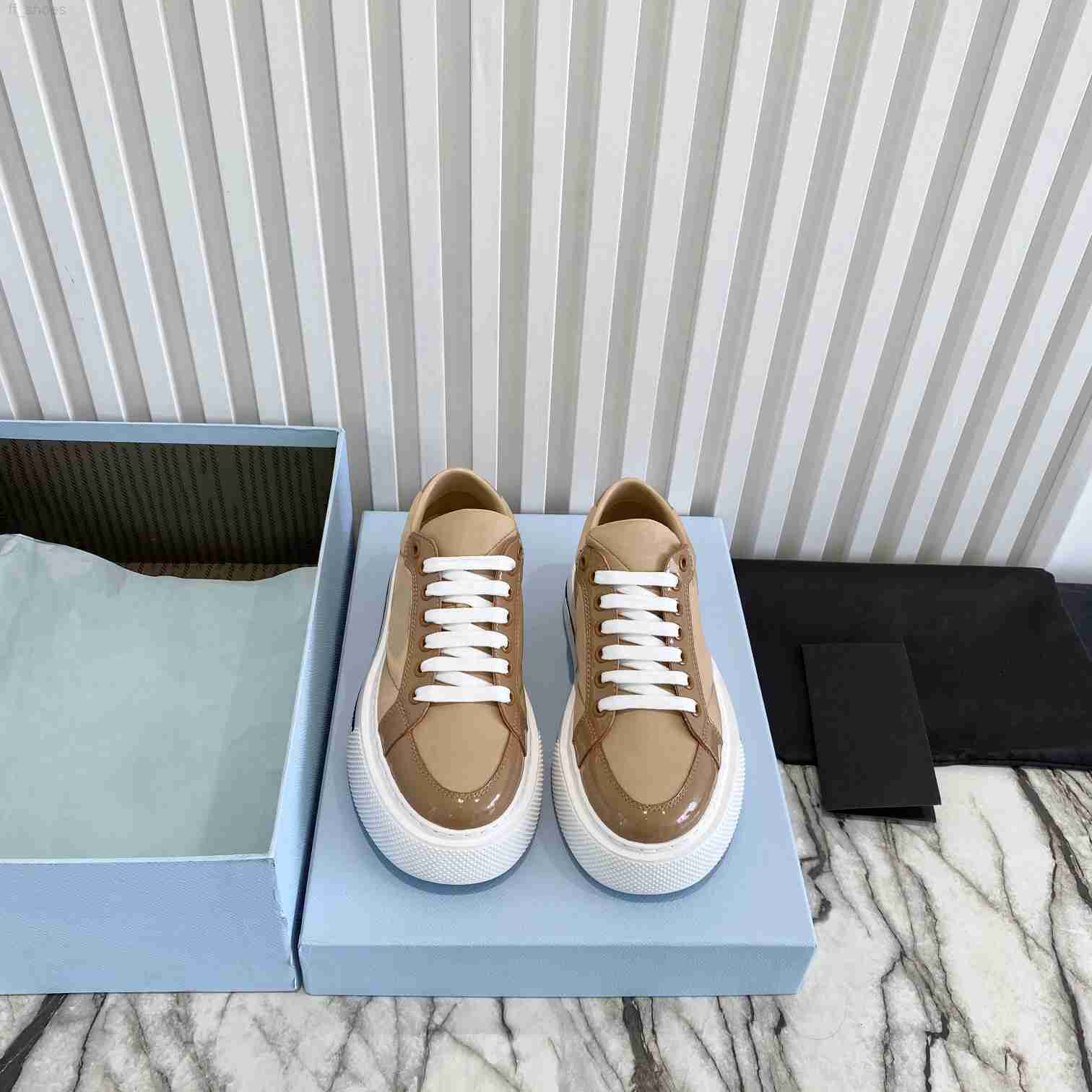 

2023 Nylon Luxurys Gabardine Ins Platform Womens Shoes Triple Black White Lady Fashion Flat Leisure Canvas Designers Sneaker with Box Dust Bag, Blue