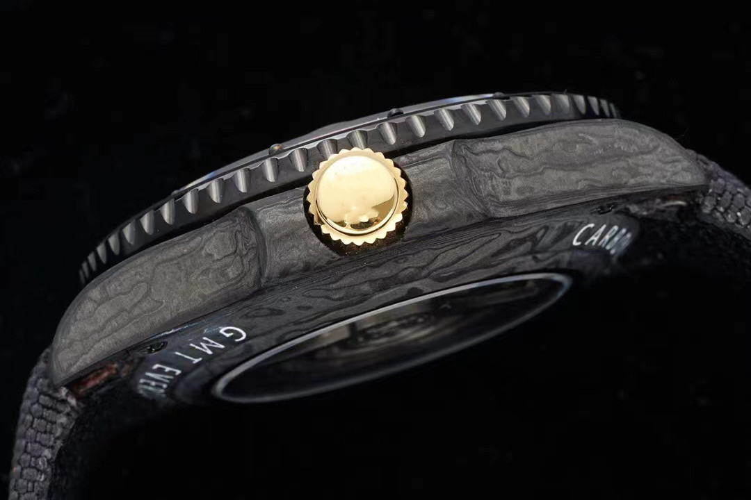 

Diw Watch diameter 40mm with cal.3186 movement anti-fast adjustable calendar function sapphire mirror carbon fiber case, As shown