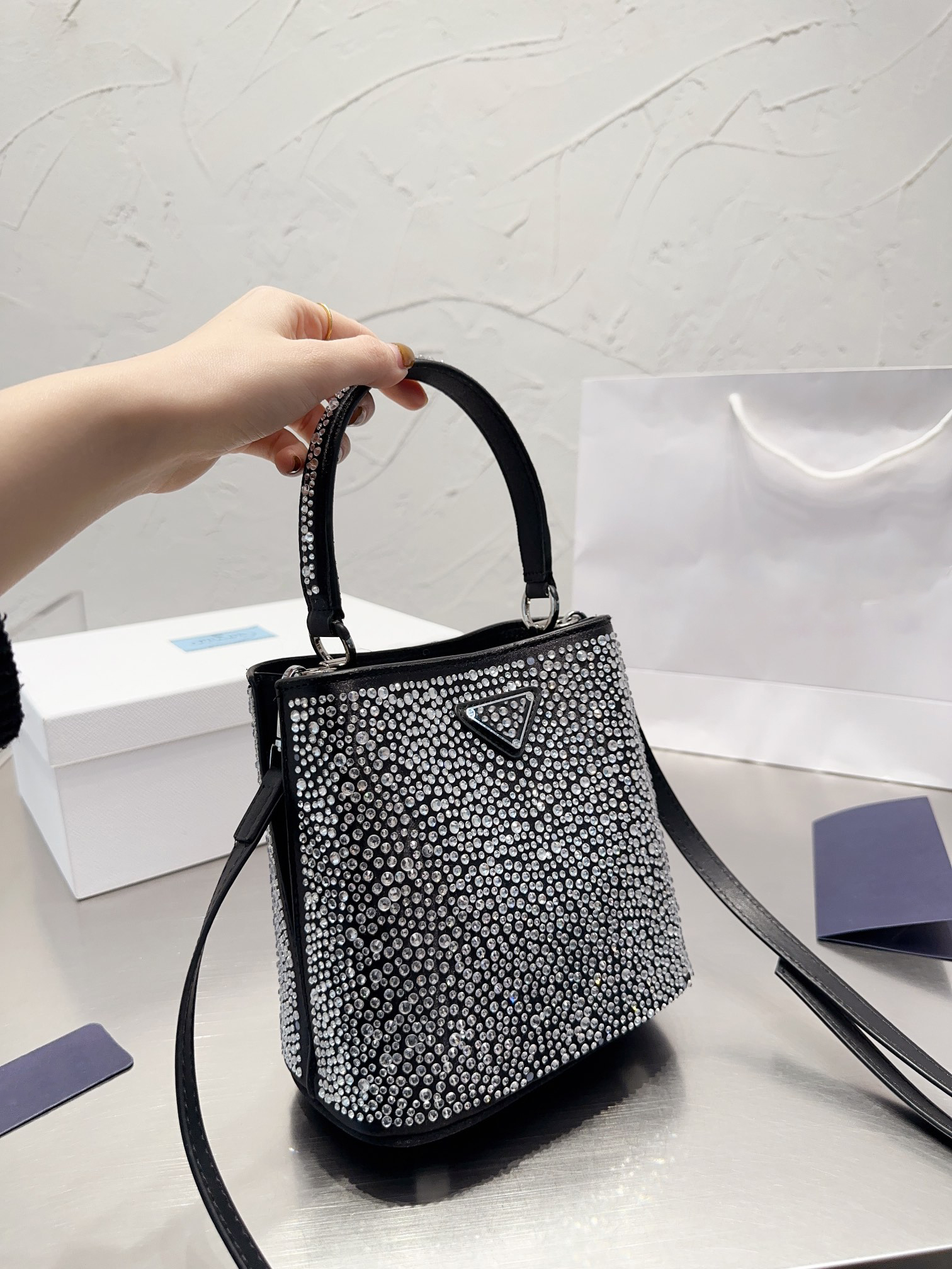 

2023 New bucket bag fashion crossbody bag brand women luxury bag single shoulder bag with drill mini bag shopping bag designer handbag, Yellow