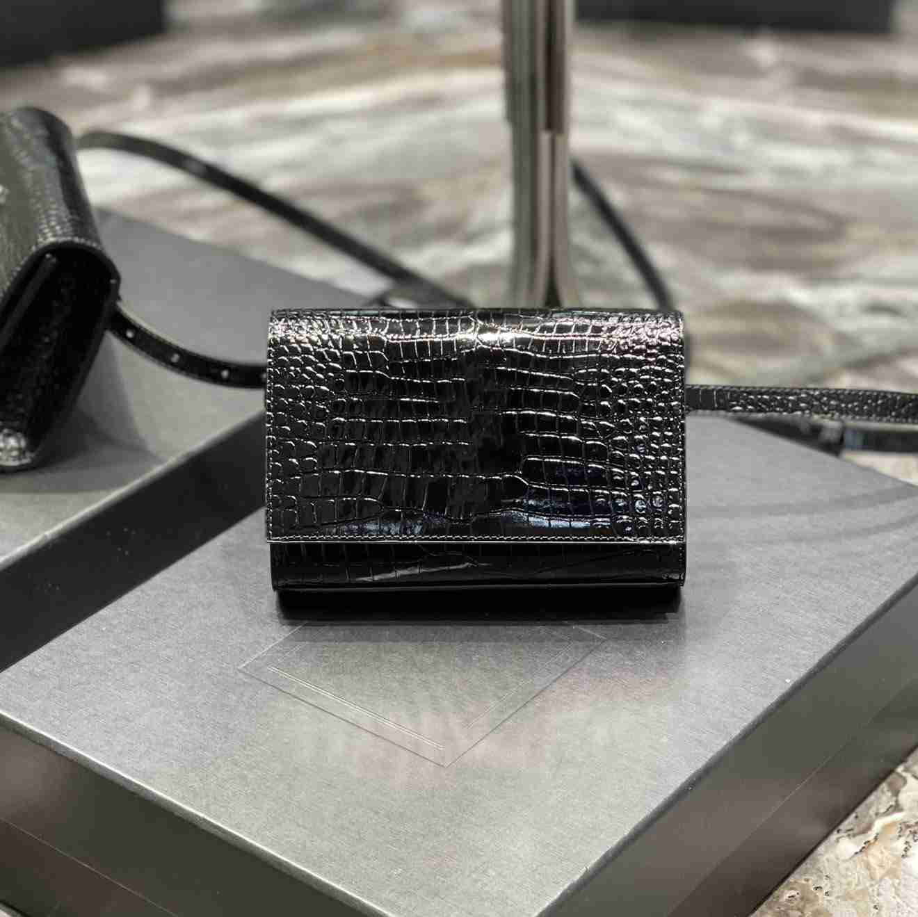 

Small Jelly Bag New Fashion Female Summer Chain Messenger Bag Simple Texture One-shoulder Small Square Bag, Black