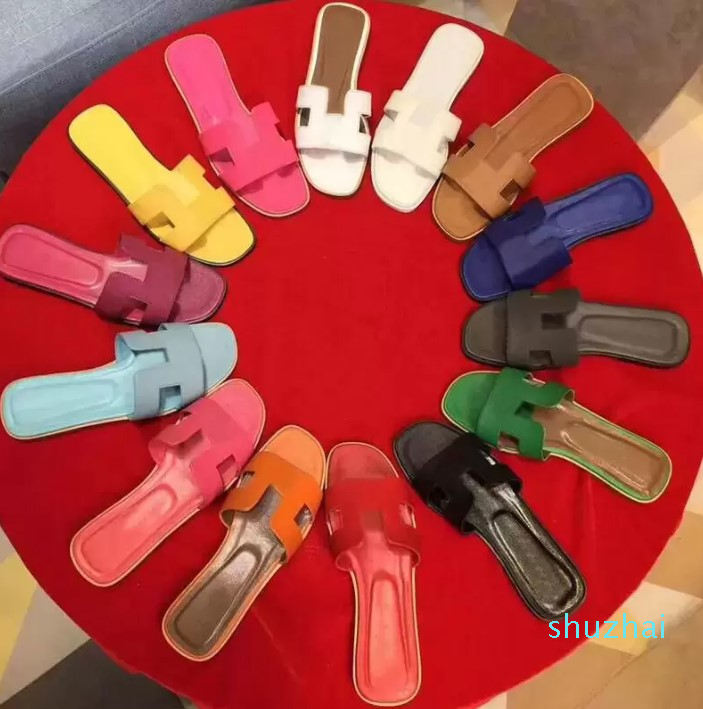 

2023 Beach slippers Classic Flat heel Summer Lazy Designer fashion Cartoon Big Head flops leather lady Slides women shoes Hotel Bath Ladies sexy Sandals Large size, Colour 20