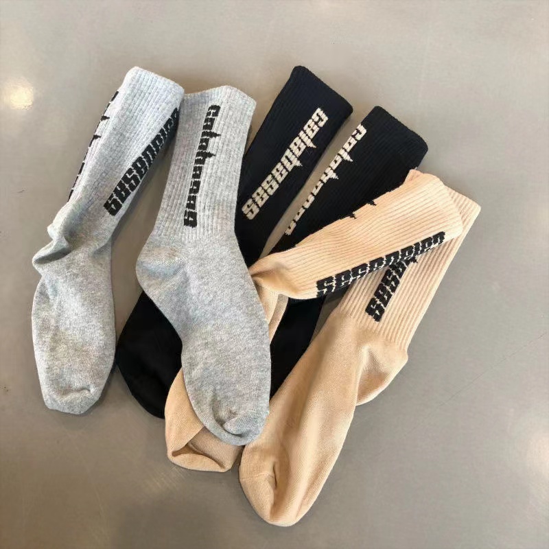

Sock runners unisex Couples disigner socks letter printting hippop Youth male socks street stylish wear pure cotton E-size 6-12 ankle stocking texture womens wear, Three pairs of black