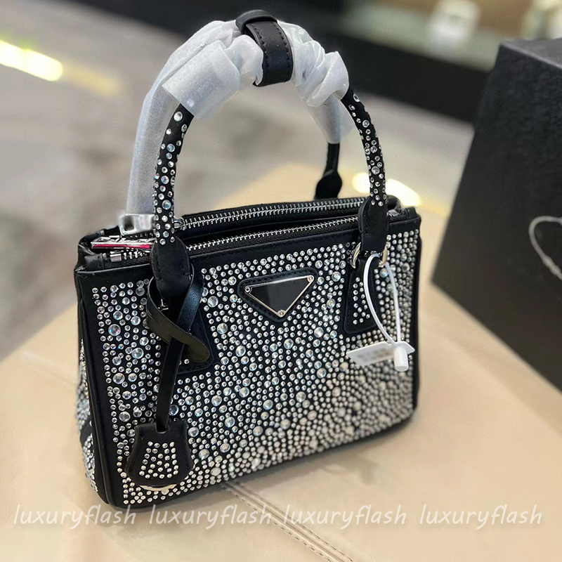 Designer Femmes Totes Sacs à main Mode Cristal Décoratif Satin Mini Sac à main Diamond Party Épaule Sacs à bandoulière Noir Blanc Vert Jaune Rose