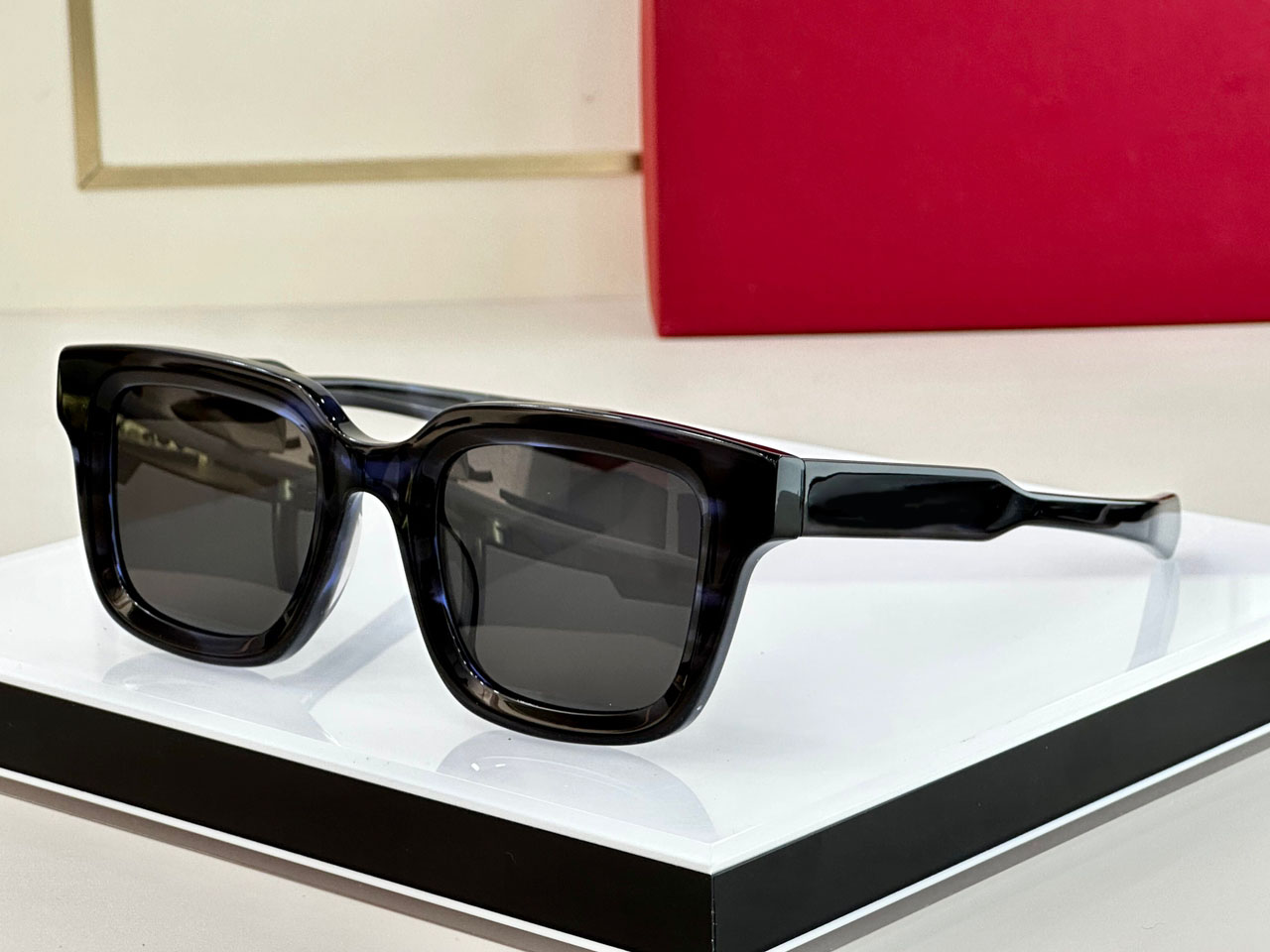 

Men Sunglasses For Women Latest Selling Fashion Sun Glasses Mens Sunglass Gafas De Sol Glass UV400 Lens With Random Matching 064S