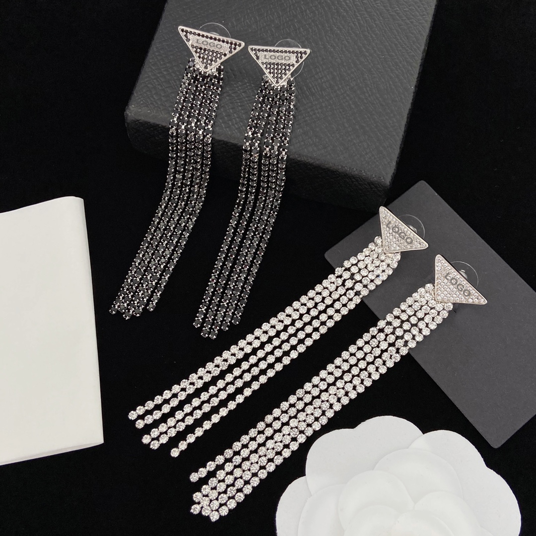 

2023 new triangle chandelier earrings for women luxury designer party rhinestone Ear Studs fashion jewelry holiday gifts