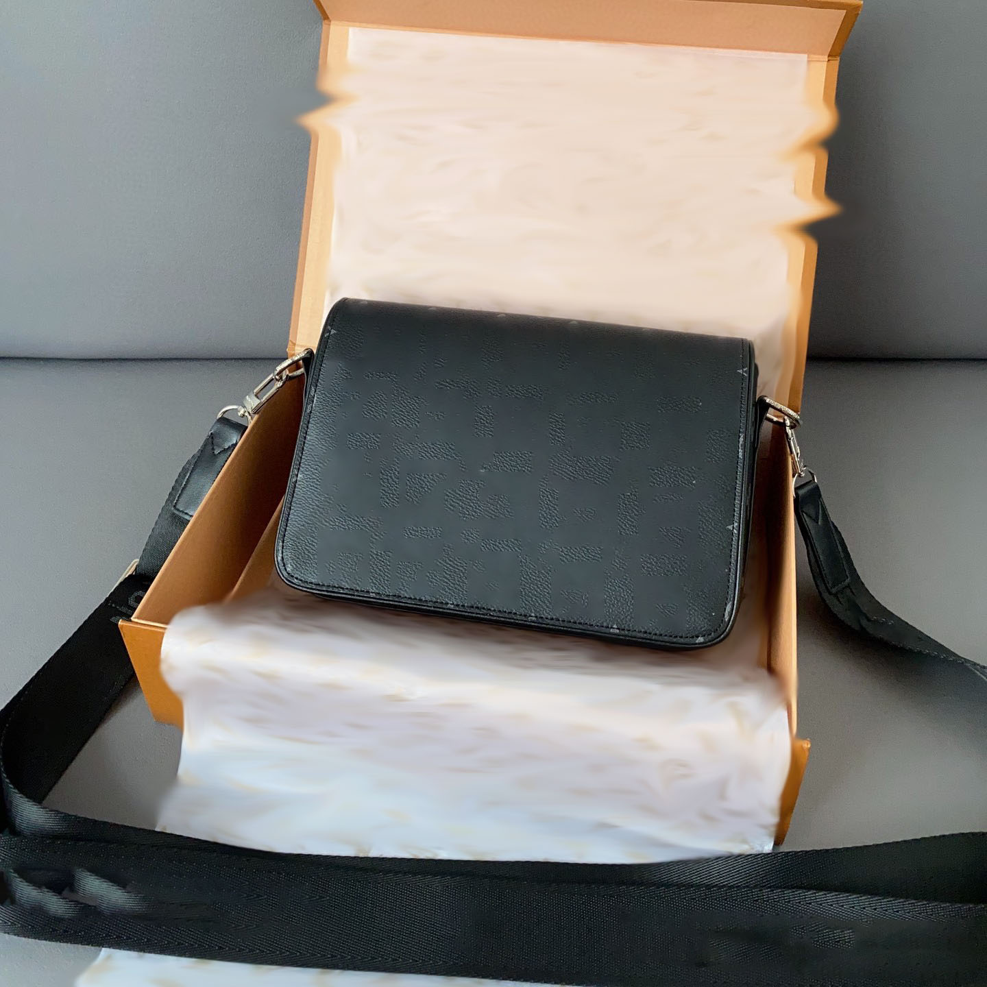 

Men's fashion postman shoulder bag, famous designer brand design flap cross-body bag, camera bag