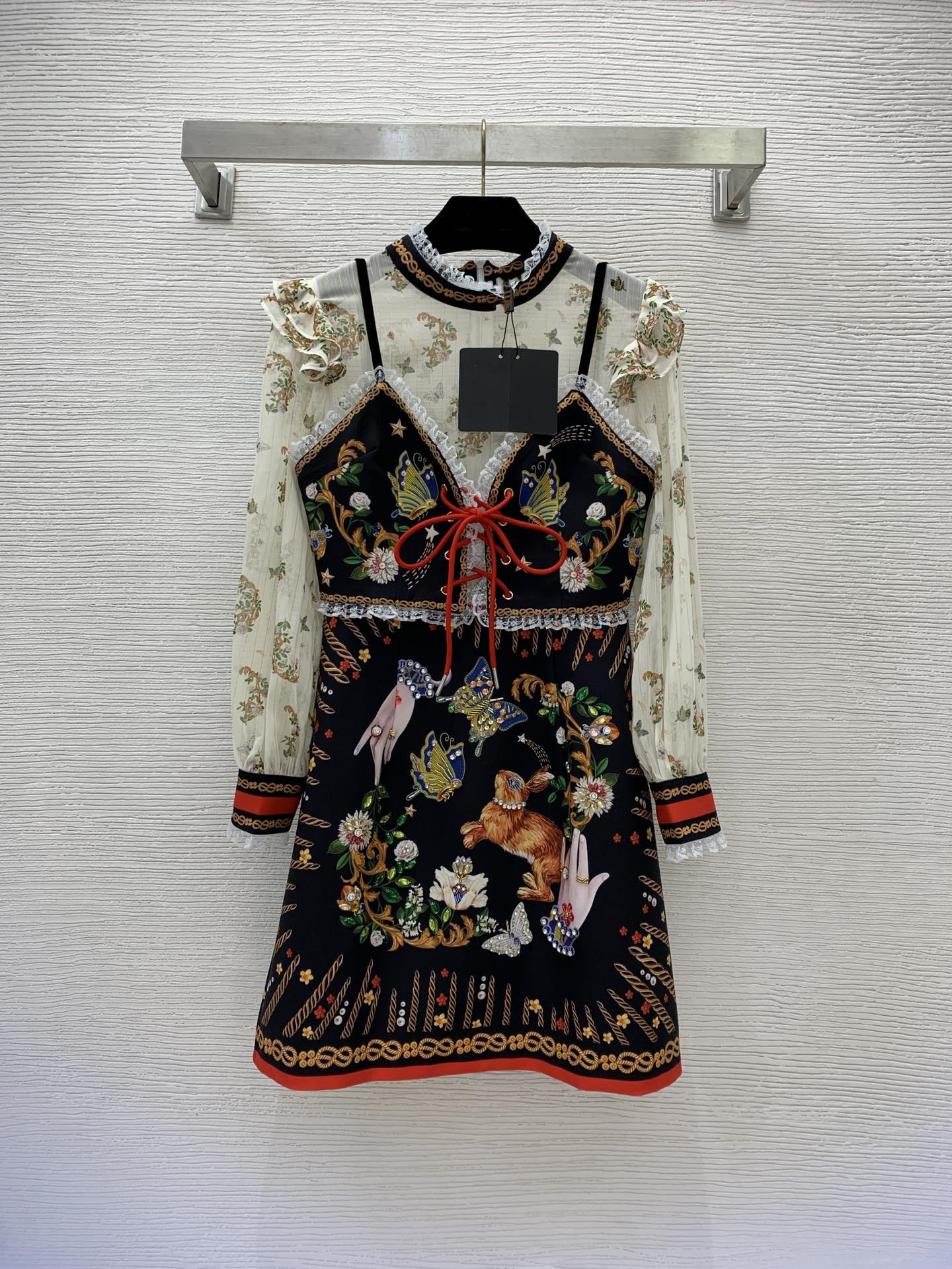 Robes décontractées 2023 Fashion européenne et américaine nouvelle dentelle personnalisée pliante petite fronde en deux pièces costume