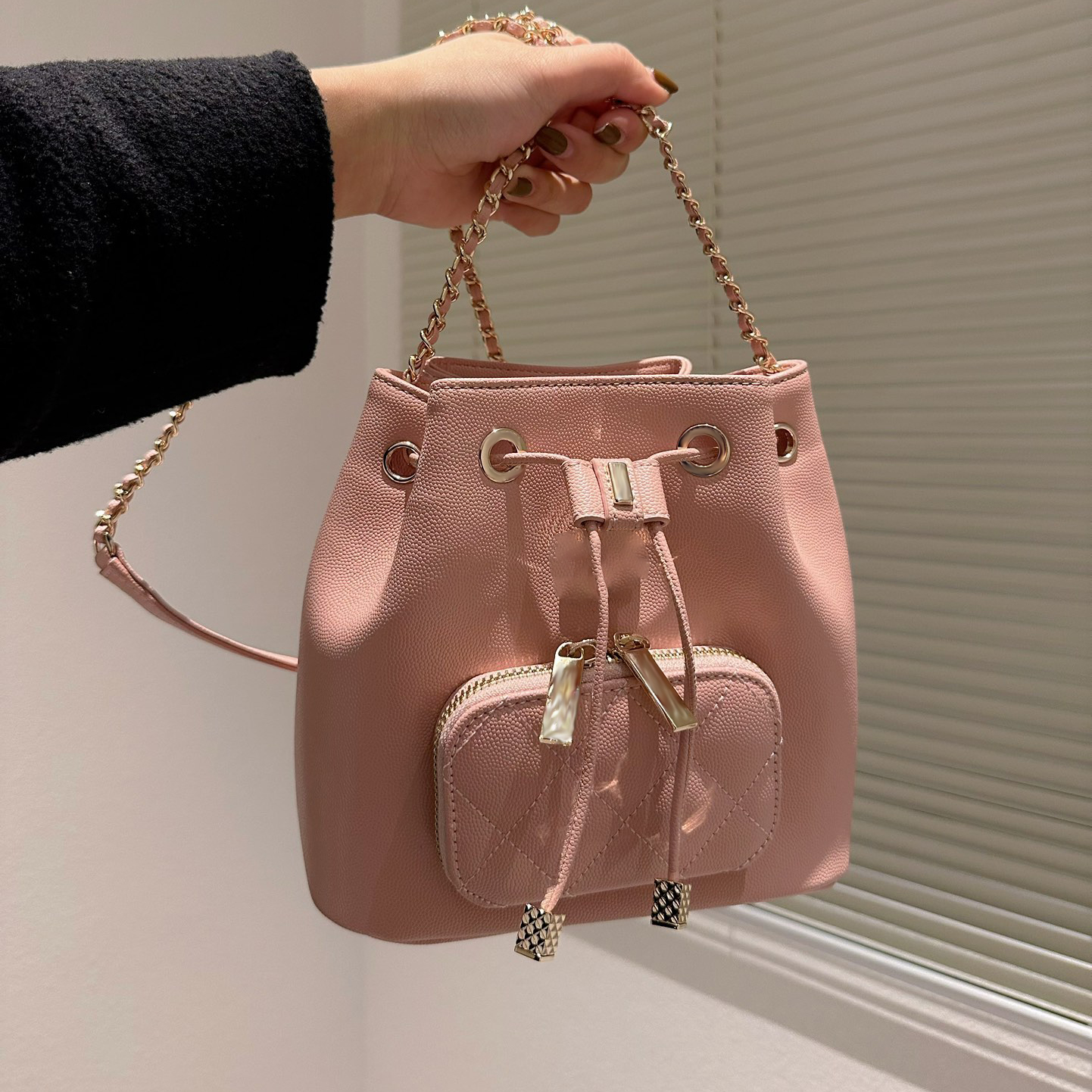 

Designer Caviar College Bucket Bags Vintage Calfskin Quilted Gold Hardware Chain Drawcord Large Capacity Handbag Luxury Crossbody Wallet With Pouch Pocket 26x19C, Box