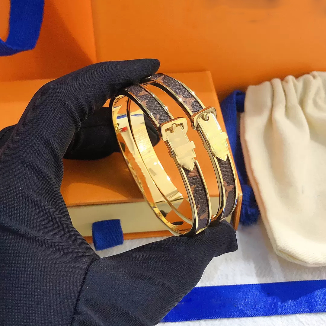 

New Style Bracelets CHAIN Women Bangle Designer Letter Jewelry Faux Leather 18K Gold Plated Stainless steel Womens Wristband Wedding Gifts Accessories