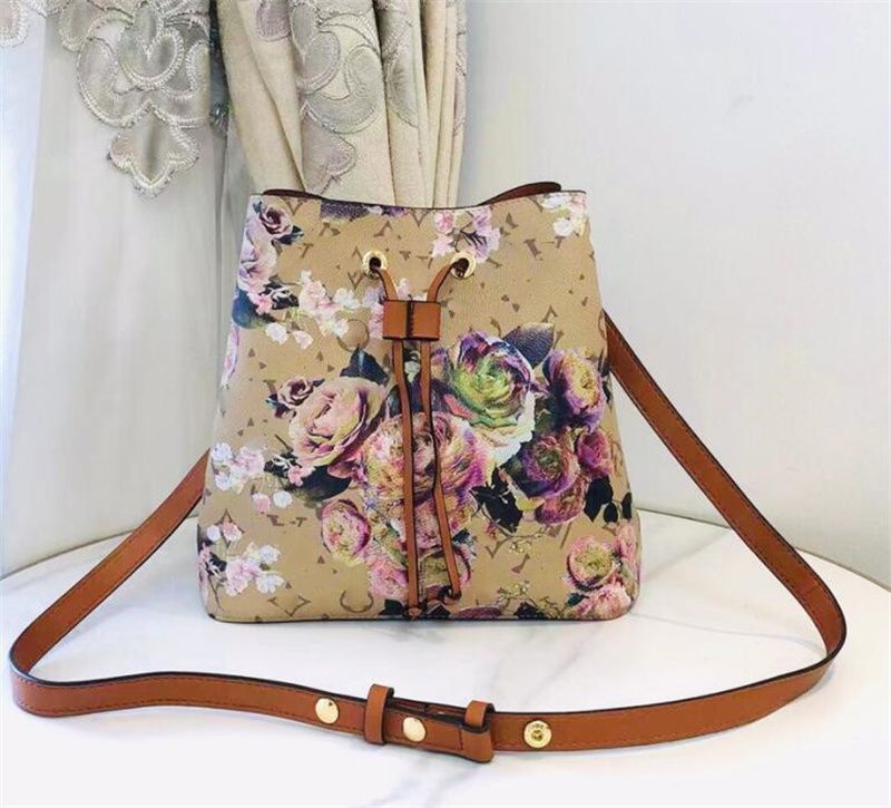 

Genuine leather Messenger Bag handbag Designers Crossbody Bags Designer bags bucket bag totes handbags totes, Box