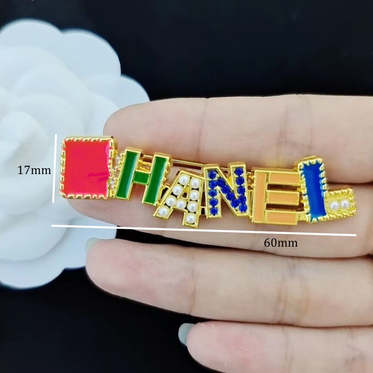 

Lapel Pins letters brand Brooches luxury women designer brooch pins Alloy inlay crystal rhinestone jewelry broche charm men a badge broches unisex brooches Badge