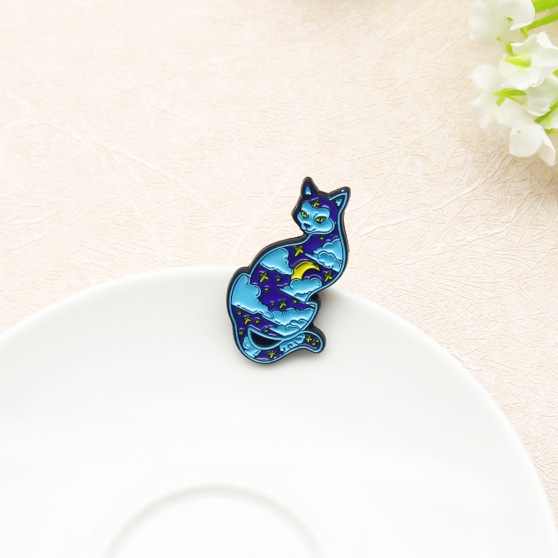 

Fashion creativity full of stars moon clouds cat alloy brooch fashion blue face cat animal badge pin, As picture