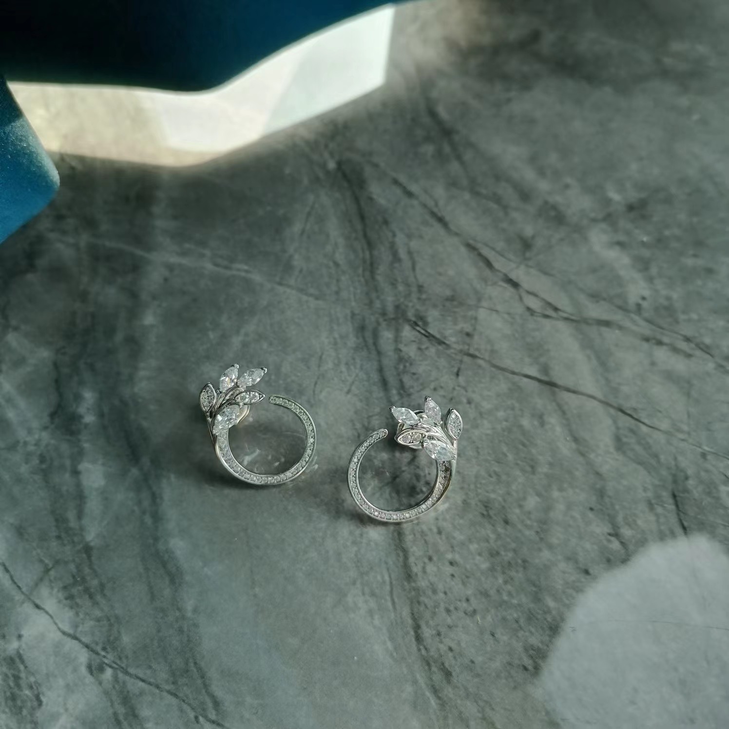 

Earrings dangle dangles chandeliers chandelier Chain link Diamond t luxury Designer Jewelry Bangle Women fashion Wedding Party Gift girlfriend silver gold girls