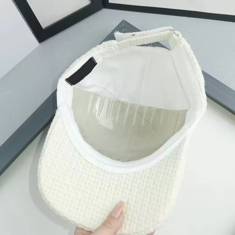 

Black And White Baseball Cap Designer Casual Unisex Couple Hat Luxury Fashion Women Men Casquette Fitted Hats Women Beanie D2109296HL, Ivory