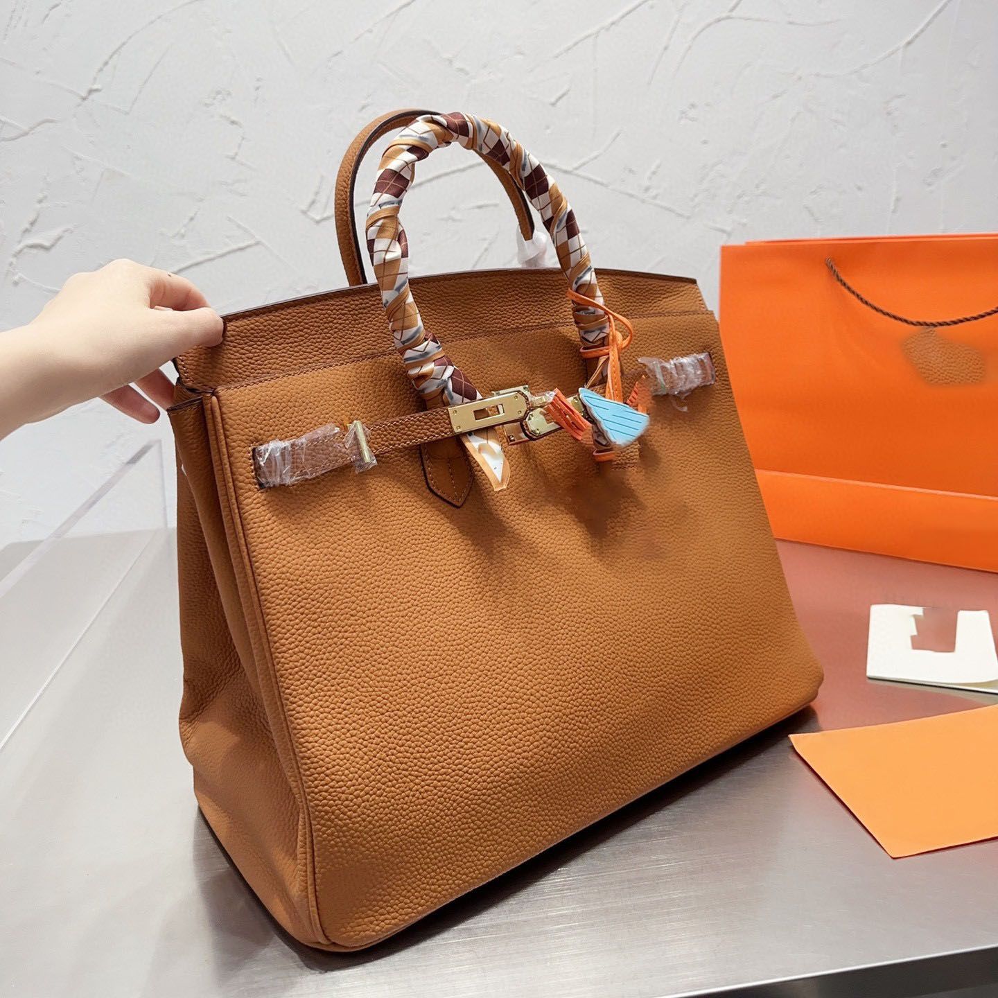 

Fashion Large size purse Women Totes Shoulder bags Genuine leather Handbag Scarf Charm quality With shoulders straps 40cm