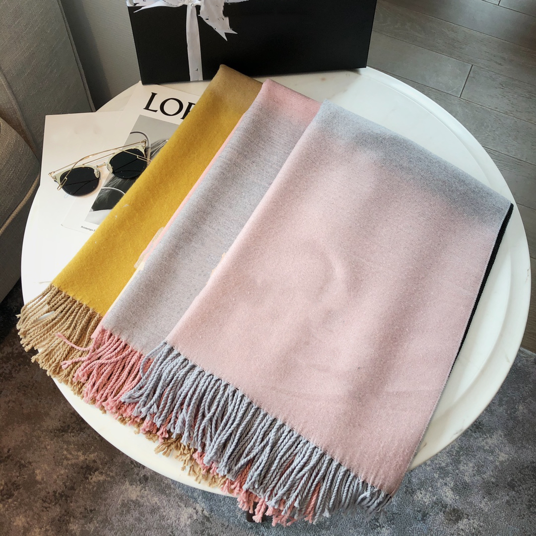 

High-end designer cashmere scarf men's and women's autumn and winter outdoor thickened warm color changing long style bib shawl