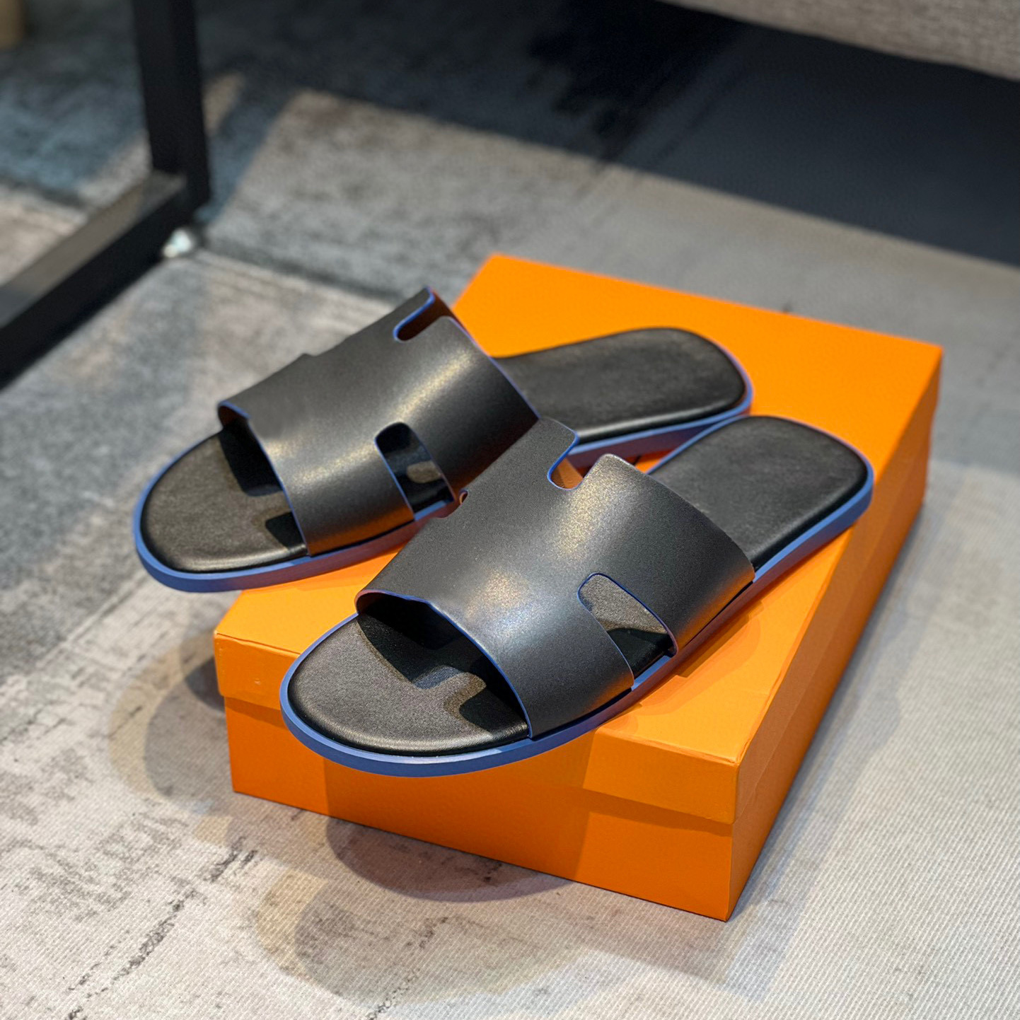 

Designer Ladies Beach flat Flip Flops Top Quality Chypre sexy Women Leather classic oran luxury sandalias Men Summer fashion Slippers with Box U0QN, 10