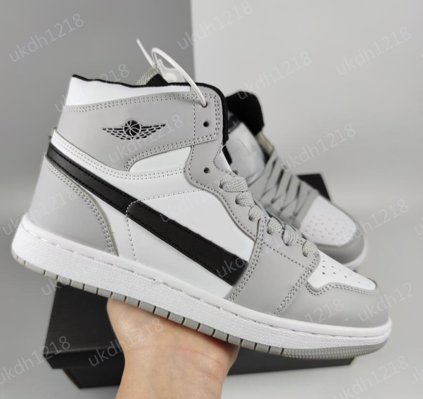 

Basketball Shoes Sneakers Dress Shoe Mid Light Smoke Grey Mens Womens Jumpman 1 554724-092 Black-White Hightop