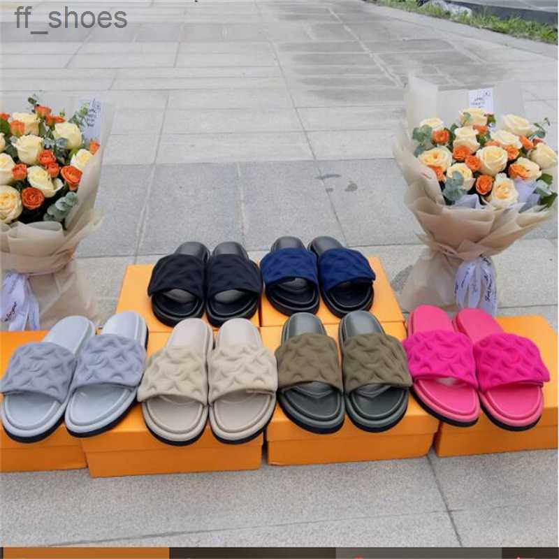 

2023 Luxury Designer Slide Slippers Summer Sandals Men Beach Indoor Flat Flip Flops Leather Lady Women Fashion Classic Shoes Ladies Size 35-45