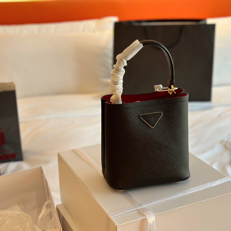 

Designers Bags Luxurys Women Handbags Shoulder Bag Square Chain Material Leather Wallet crossbody bag charm Handbag Bucket bag versatile purse Factory store good, Black+gift box