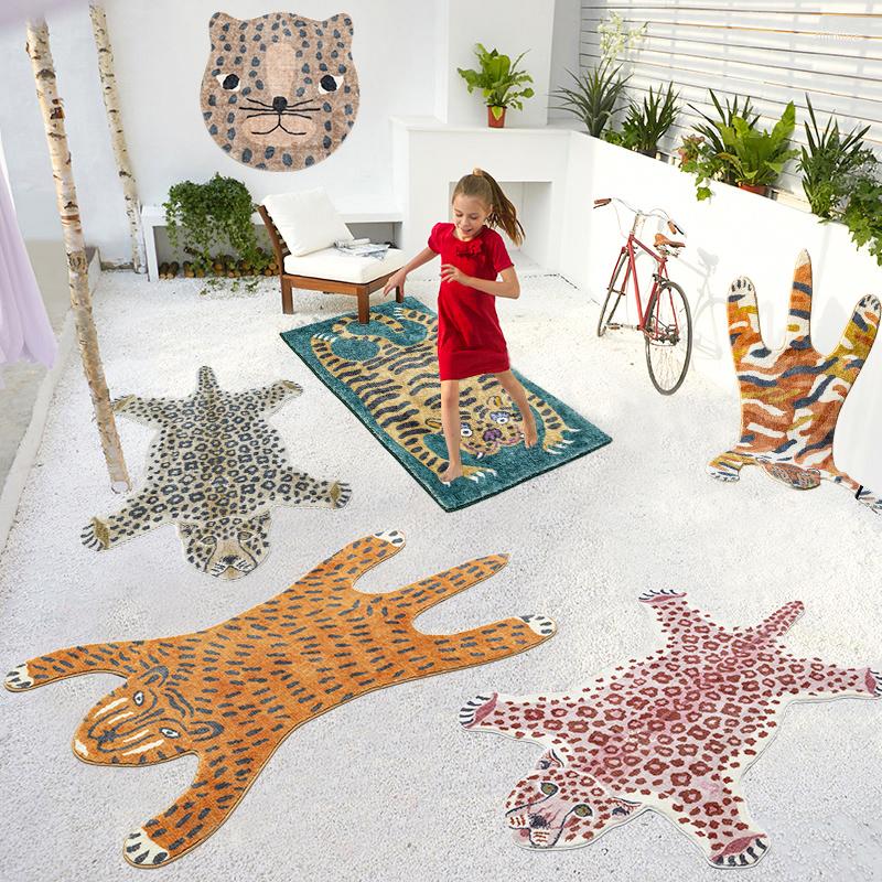 

Carpets Leopard Shaped Children's Bedroom Home Decor Light Luxury Fashion Minimalist Cute Cartoon IG Soft Bedside Polyester Rugs