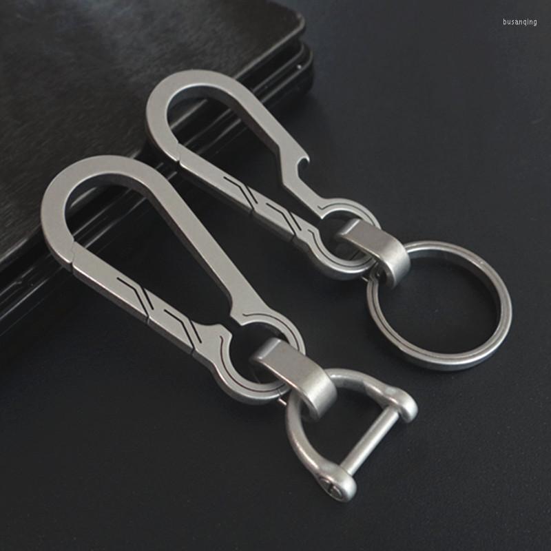 

Keychains Luxury Titanium Home Car Key Holder Ring Hanging Buckle Lightness For Man Male Bottle Opener Creativity Gift