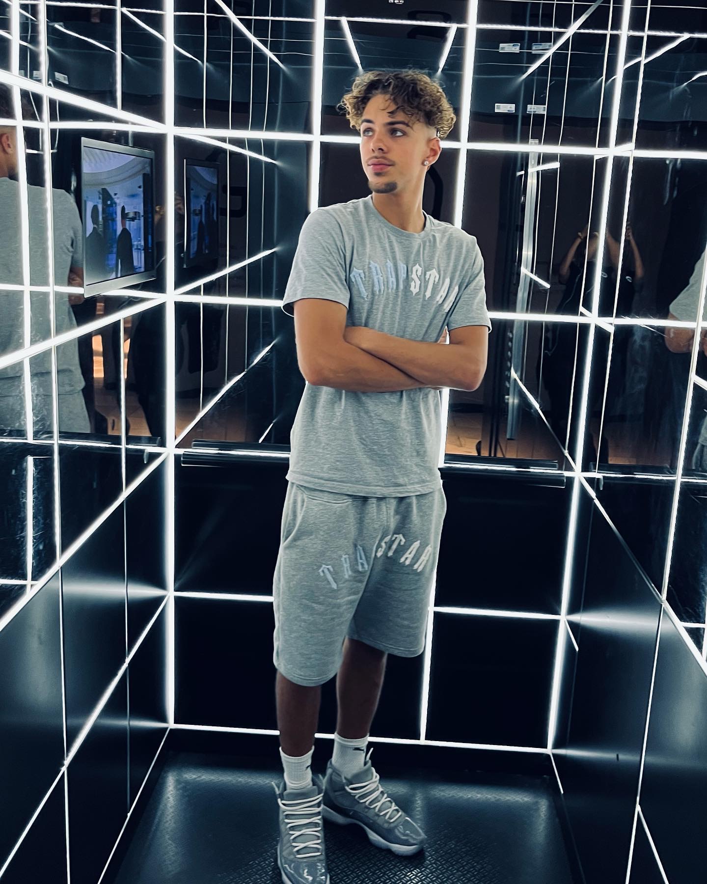 

Multiple sets Mens T Shirts short Set Tracksuits Designer Men Tracksuit Suit, Gold