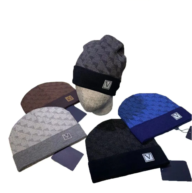 NEW Fashion Men Ladies Letter Designer Hat Plaid Knit Skull Hat Winter Beanie