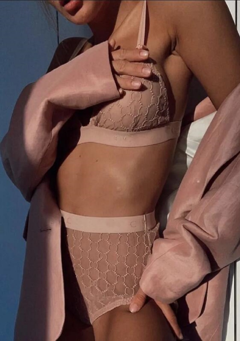 Women No trace Sexy jacquard knickers Bras Sets girl cool fashion brand Deep V Gold letter print Gather Sexy stripes elastic Underwear Set Size S-image-893107107