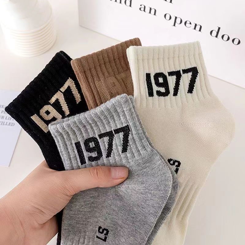 Cotton Socks For Men and Women Classic Alphabet Breathable Man's Basketball stocking Fashion Sports ankle Socks Designer Striped Retro Lette-image-894325113