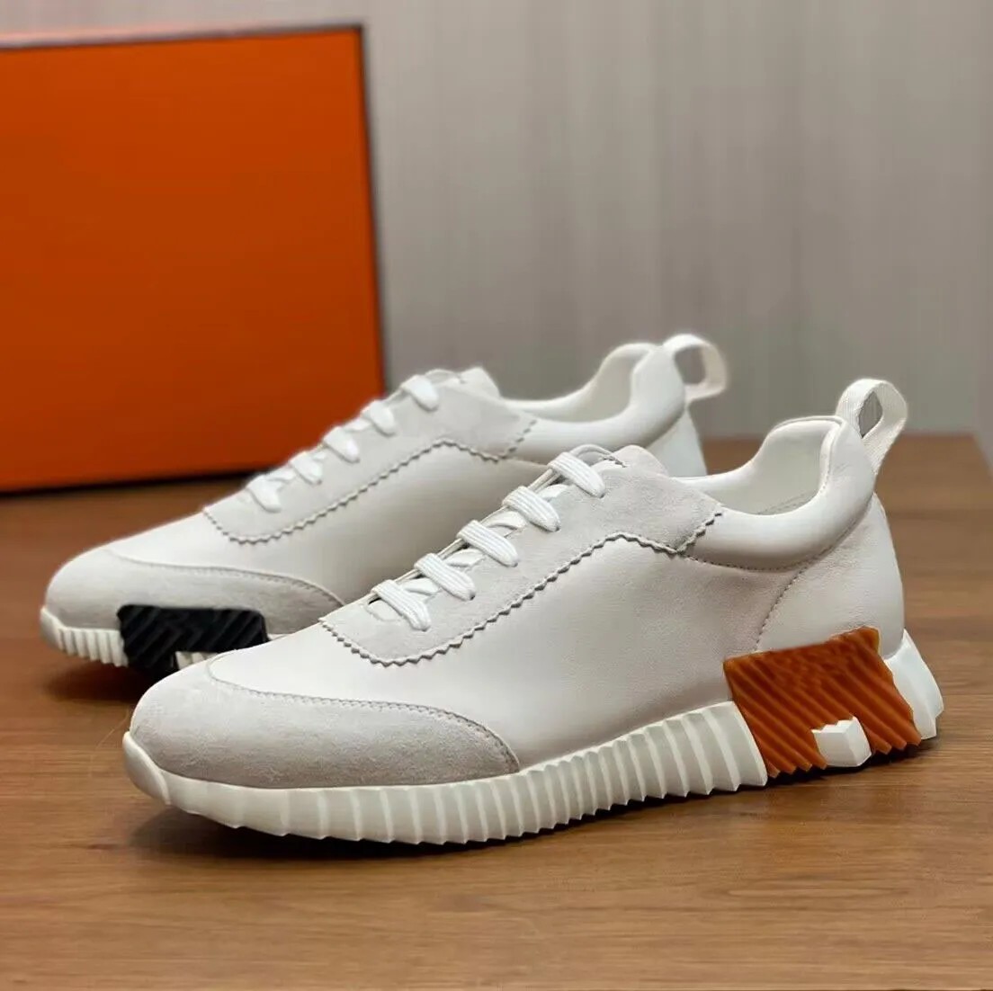 Sneakers élégantes pour hommes cuir de veau semelle en caoutchouc baskets confort extérieur skateboard chaussure haute qualité prix réduit