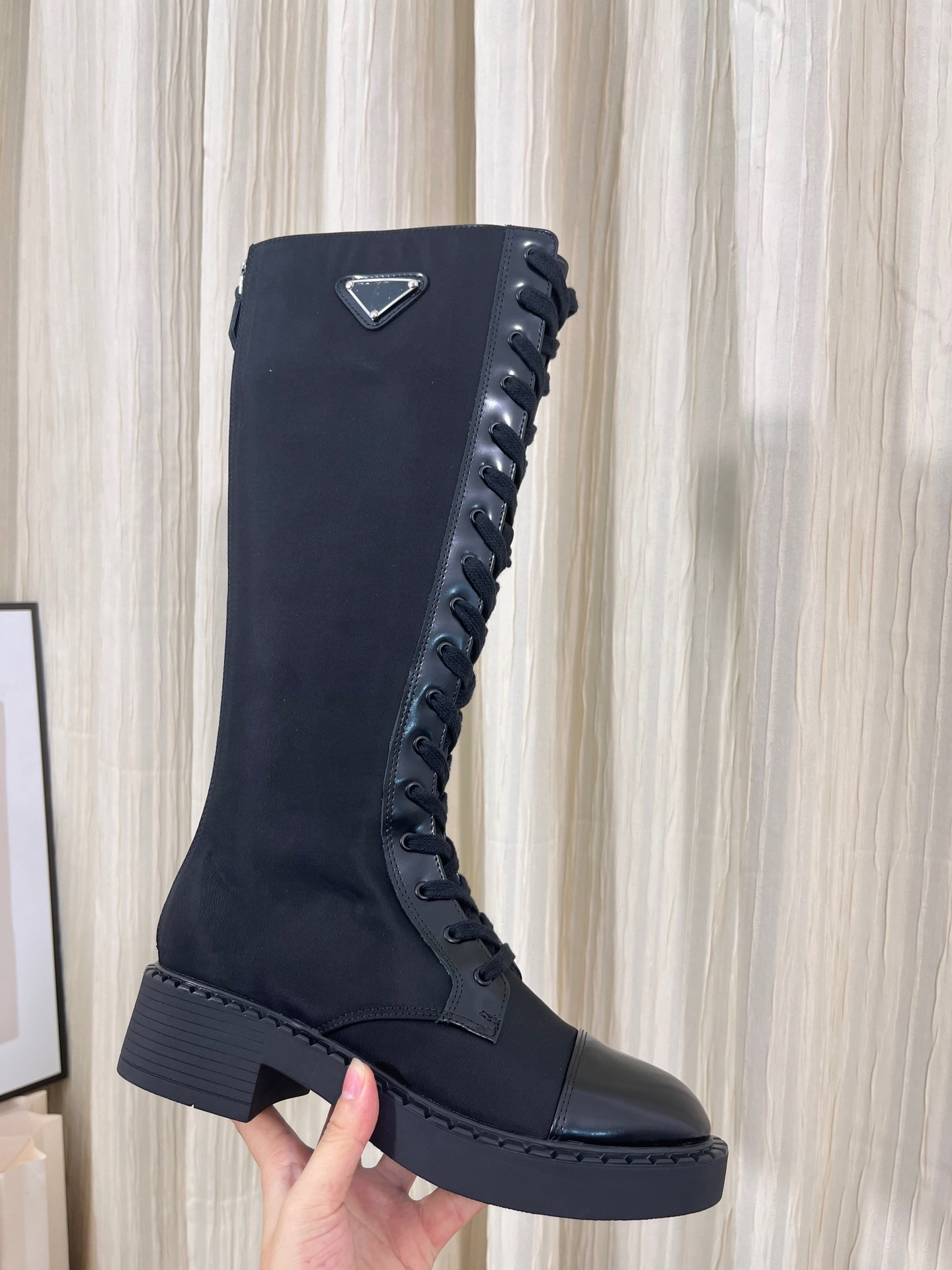 Bottes de genou Designer Long Boot Rubber Walking Imperproof Laçage Lacture Soumed Soupchés courts Green Black Blue brun 23 Marque Femmes