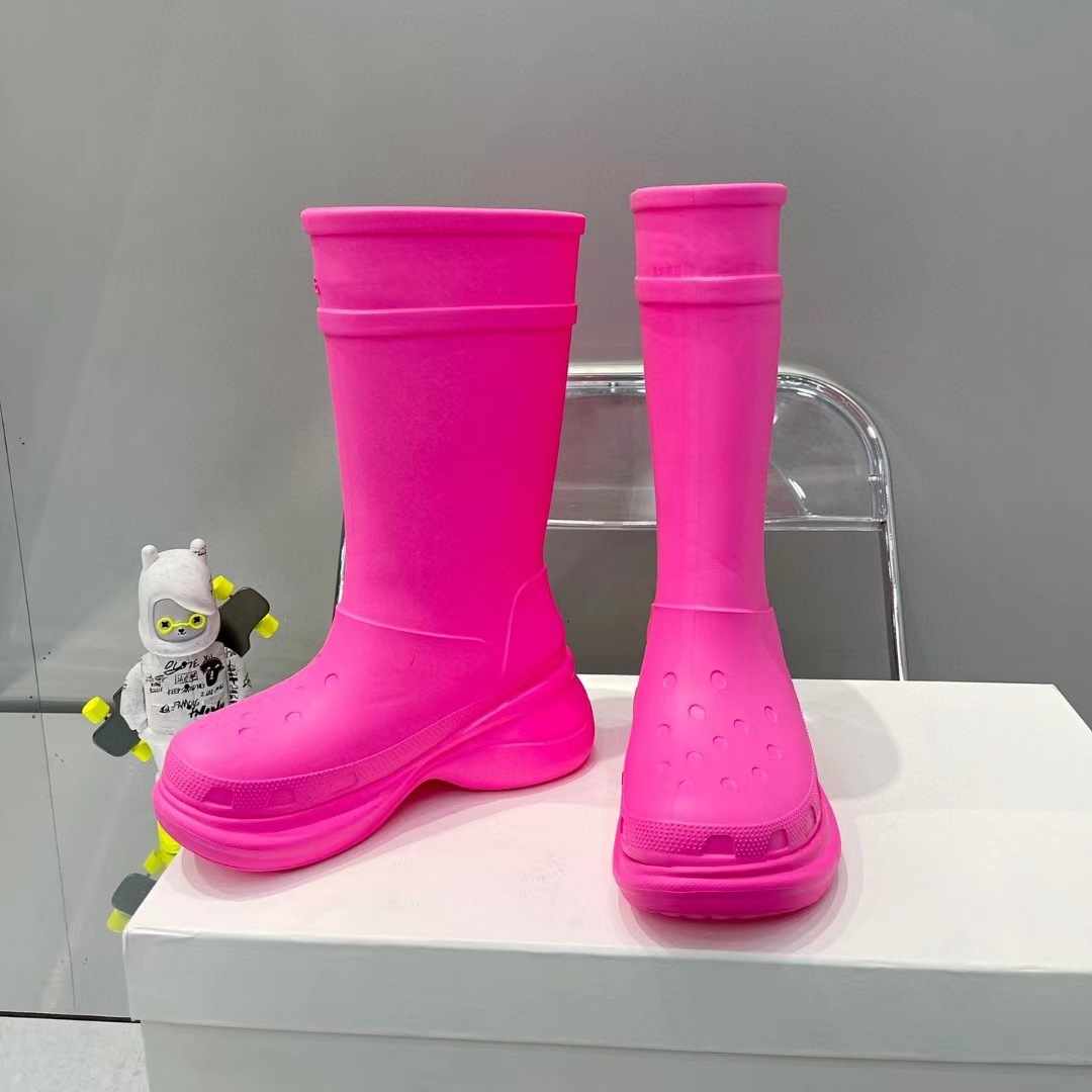 designer boots women boot rubber rain boots black raised waterproof boots ins trendy thick round toe casual and versatile chelsea boots non slip-image-897549514
