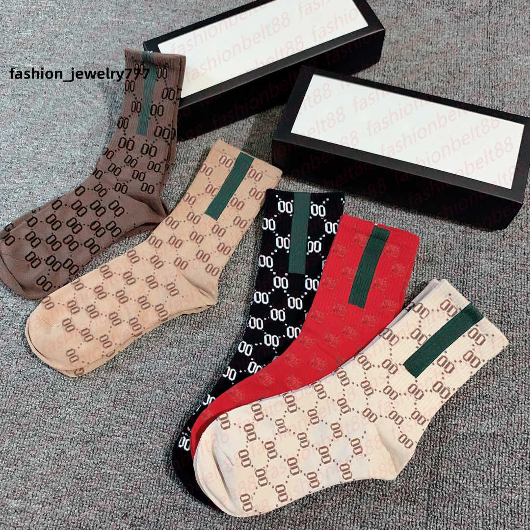 Designer Mens Womens Socks Five Pair Luxe Sports Winter Mesh Letter Printed Sock Embroidery Cotton Man With Box AAA+++-image-897707855