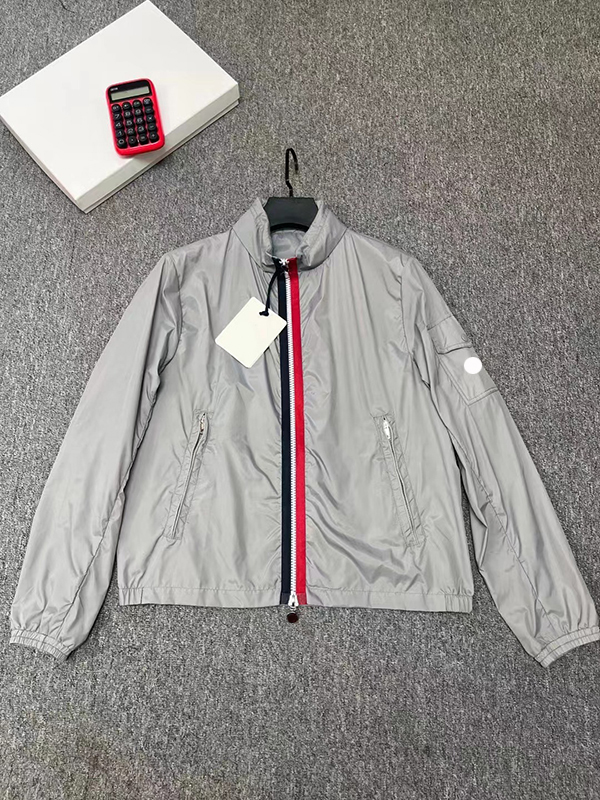 Brand Designer Mens Windbreaker Men Lightweight Hooded Jumper Summer sun protection jacket Spring Autumn jackets Badge NFC Designers 05oH#