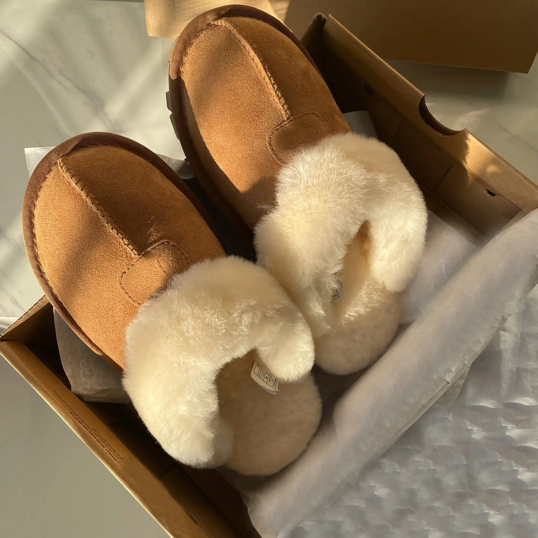 Designer Snow U Boots Women's Boots Wool Fur Winter Slippers Chocolate Dune Chestnut Button Fur Snow Half Knee Short Women's Sheepskin-image-914672656