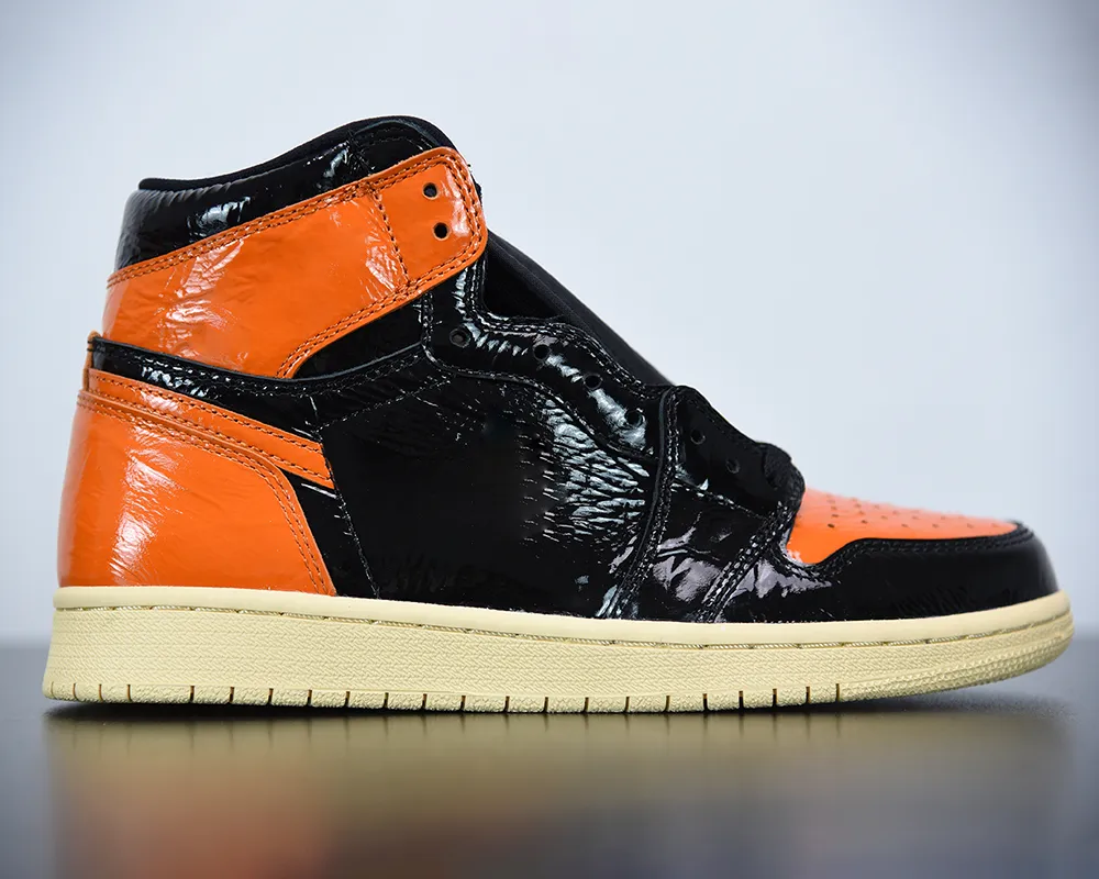 

2023 Jumpman 1 High OG Basketball Shoes Black orange Shattered Backboard 3.0 1s Black Starfish Pale Vanilla Sneakers trainers With Original Box