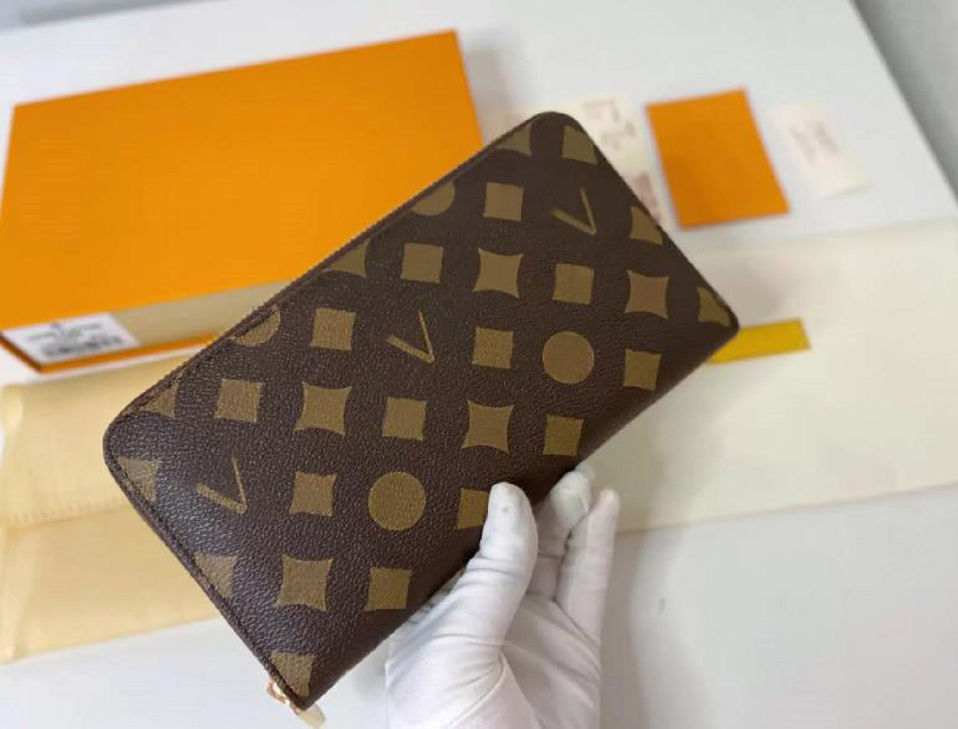 

Fashion designer wallets luxury Zippy long purses mens womens slim clutch bags Highs quality flower letter coin card holders with original box dust bag 60L003A, Black cross