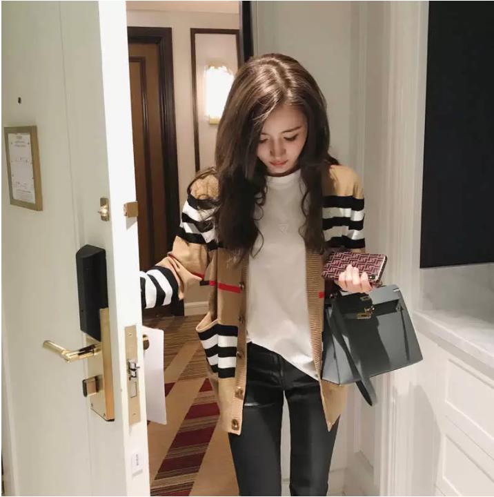 

23SSWomen's sweater women jacket cashmere cardigan mid-length knitted V-neck loose striped sweater thin ladies trench coat 201127, Beige