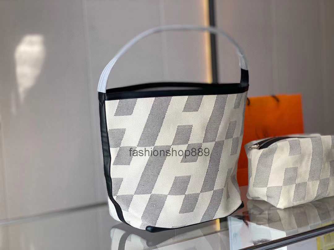 

Designer Body Cross Flap Fashion bag Mini Shoulder Bags Thread Purse Claic Letter Buckle Clutch Pouch Removable Strap Multicolor Pig nose bucket bag