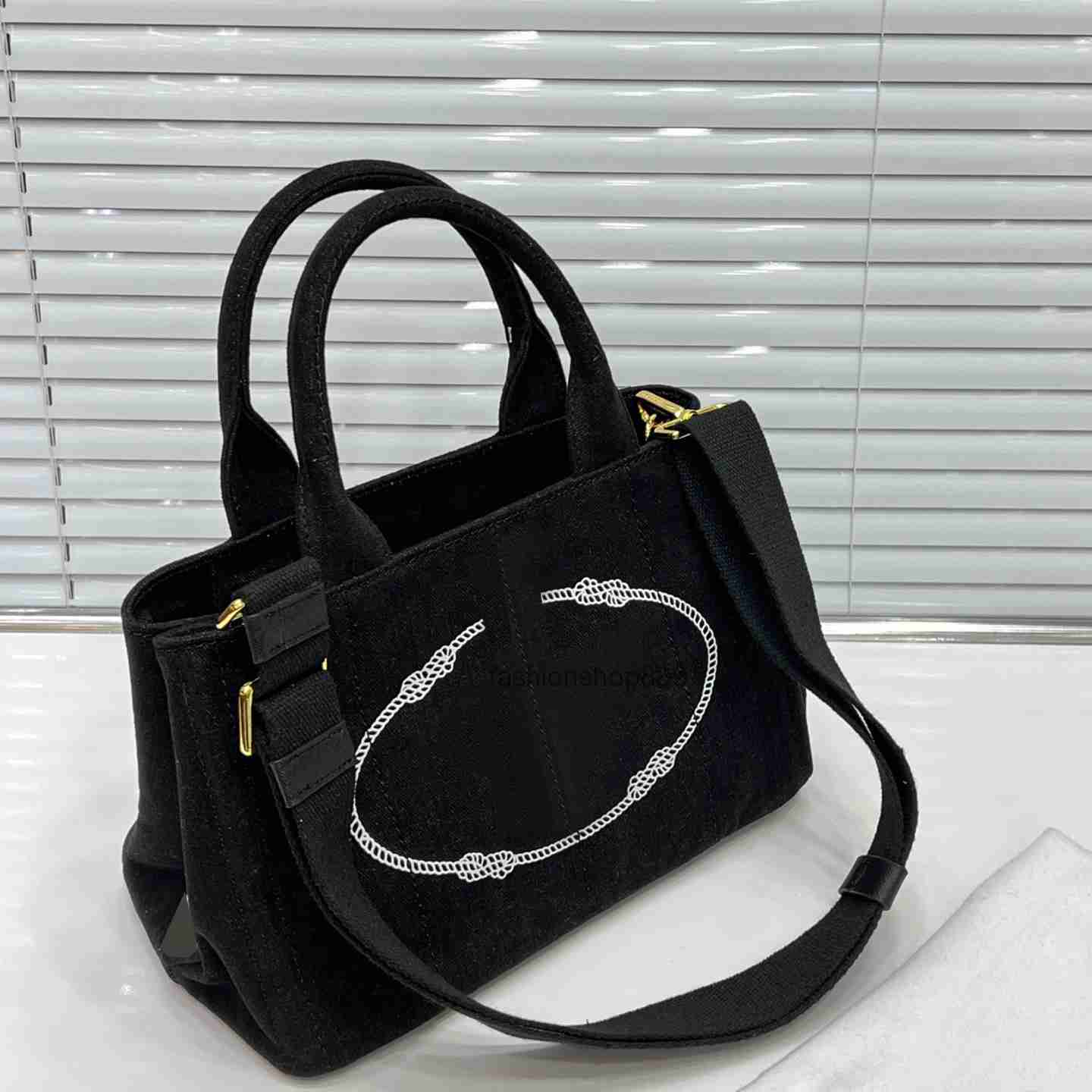 

Handbags Women Fashion Designer Crossbody Bag Leather Shoulder Bags nylon bucket bag Wallet Casual Purse Party Straw woven Woody Tote Men's fashion 2023