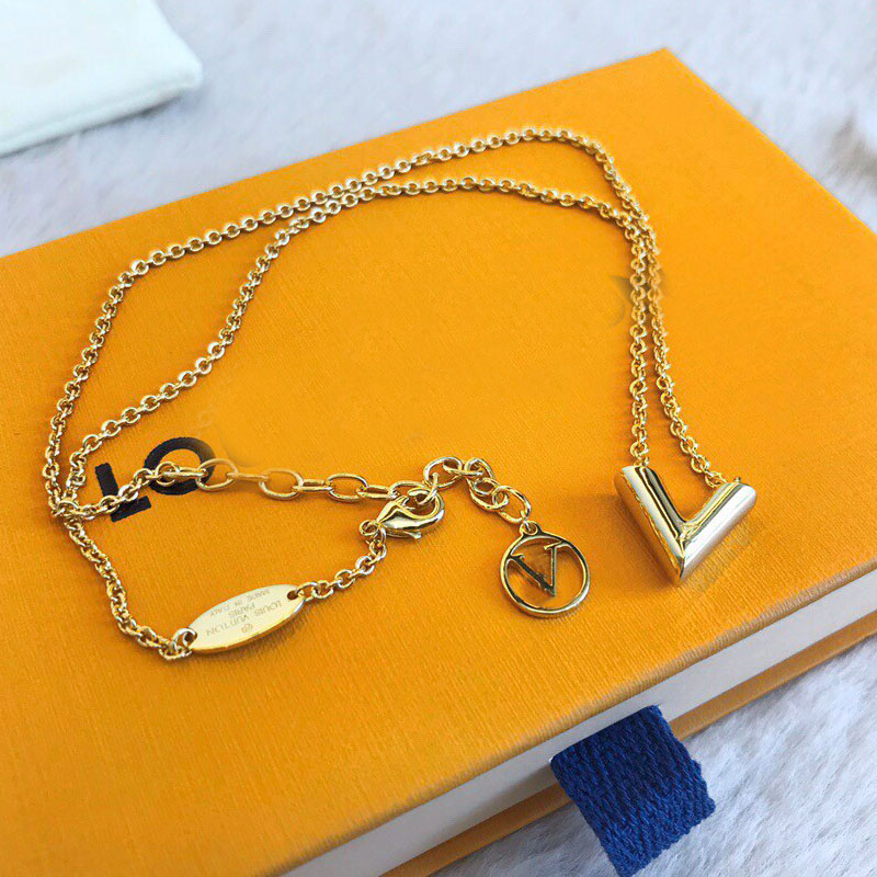 

Designer Necklace Women Luxury Necklace Gold V Letter Pendants Valentine's Day Gift Designer Jewelry