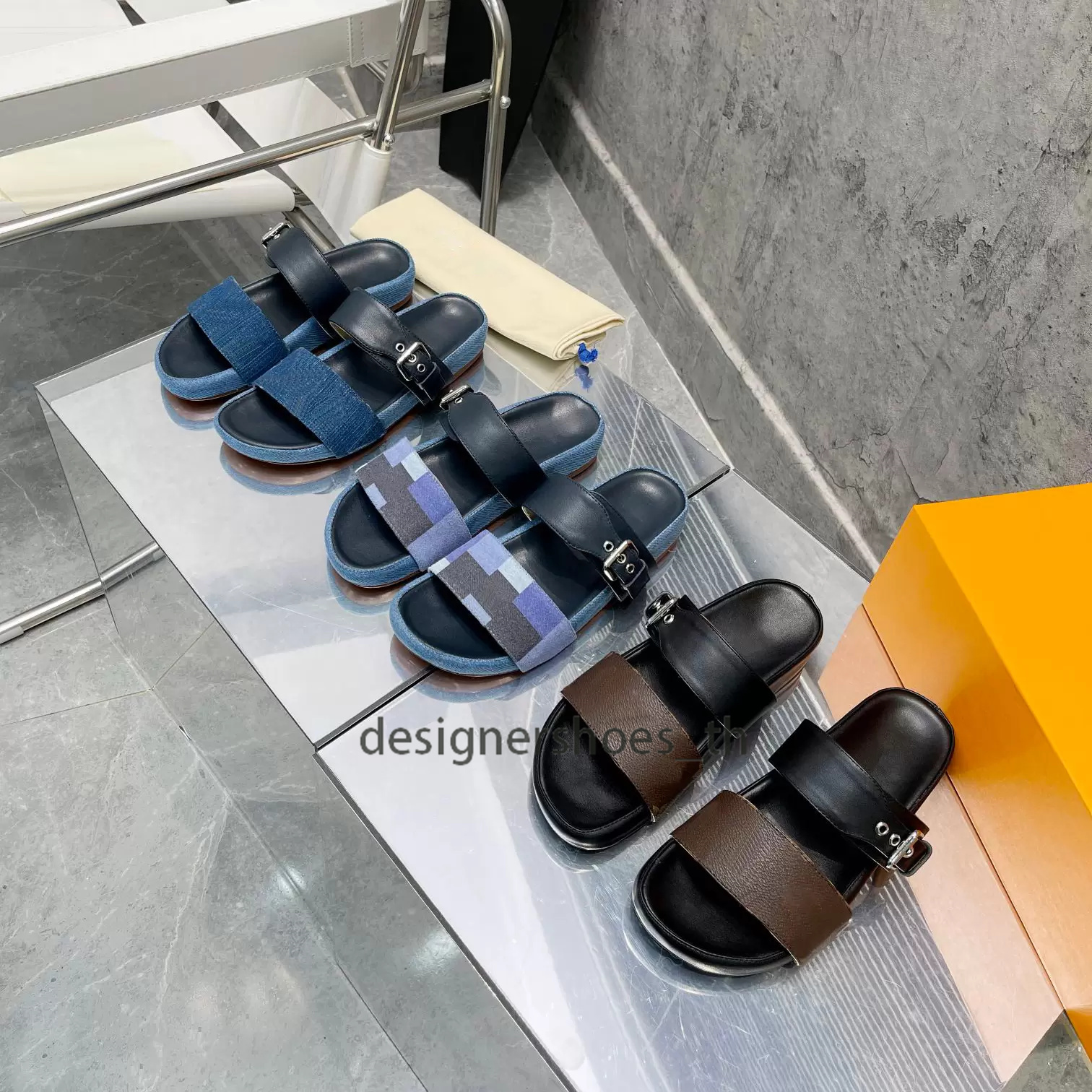 

Designer Slipper BOM DIA Sandals Women Men MULE Summer Slippers Adjustable Gold Buckle Comfortable Vacation Beach Party Slipper