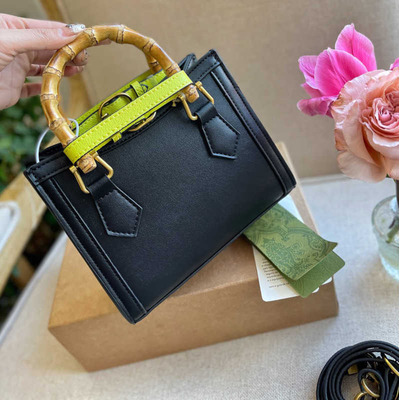 

2023 Luxury Designer Bag Retro exquisite Shopping bag Diana Fashion real leather bag women's men's bag Crossbody bag purse Bamboo bag, Blue